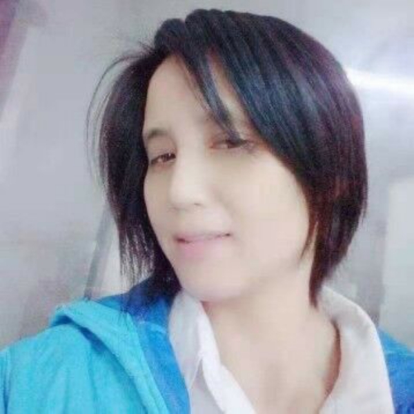 诚实善良女青年的照片