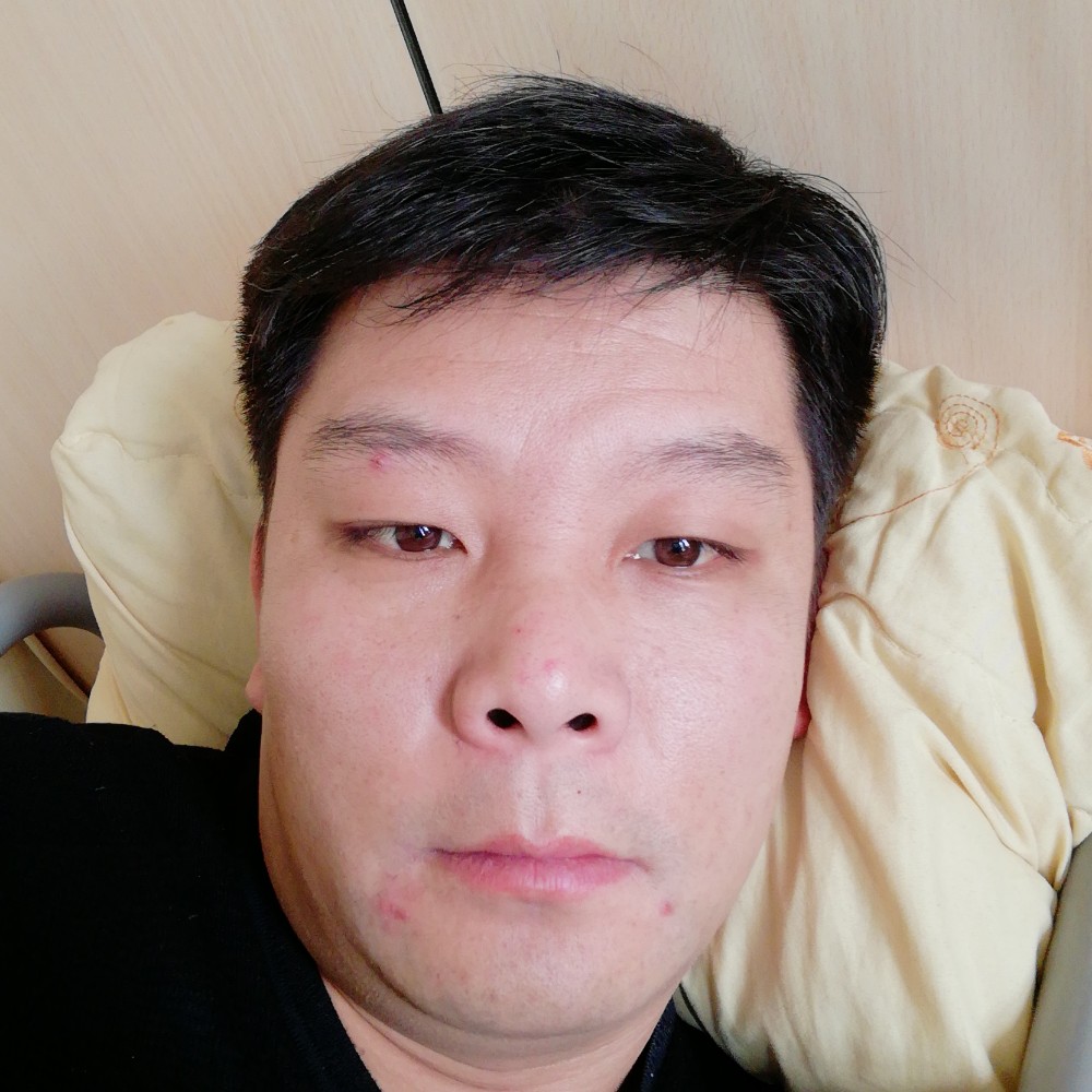 着急路人的照片