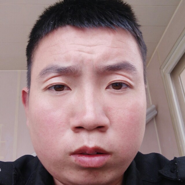 冷艳迎冰的照片