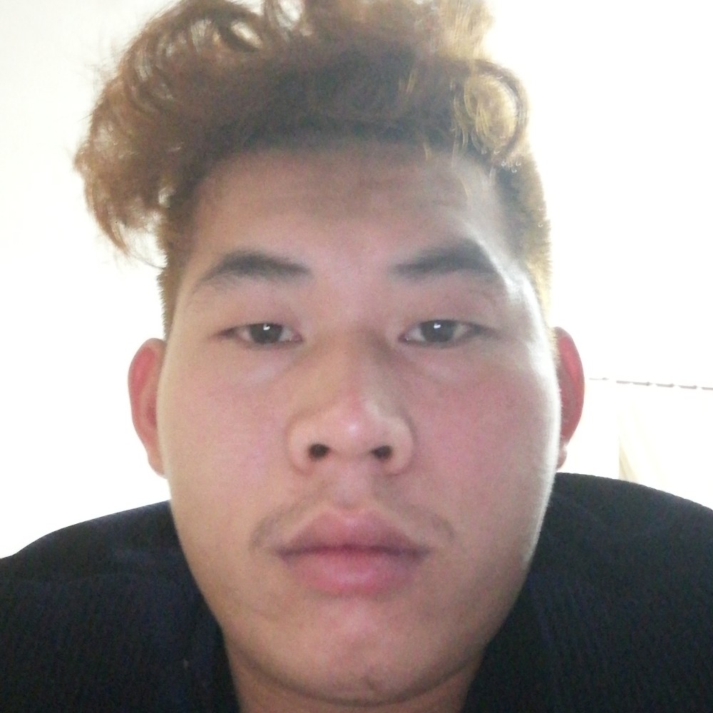 年轻犀牛的照片