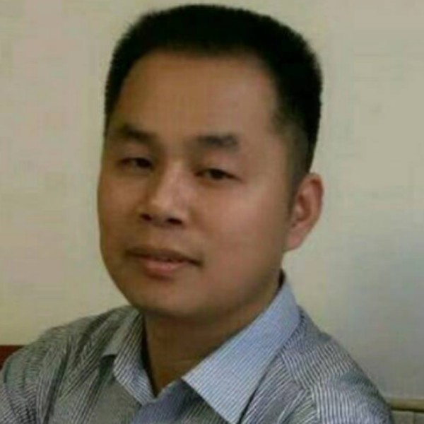 蓝天白云草地的照片