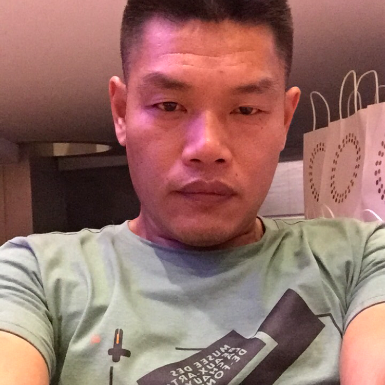 苗条英俊的照片