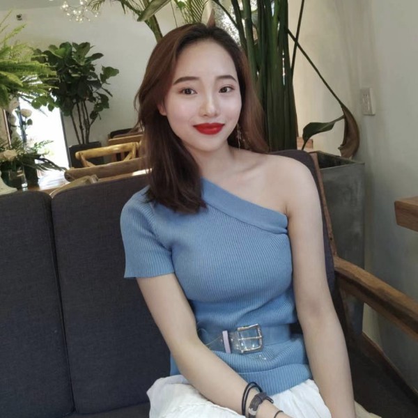 菲菲小蜜蜂向飘逸的照片