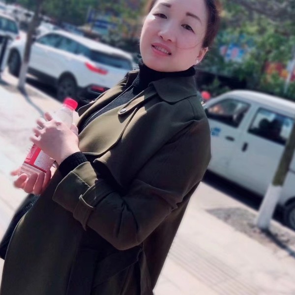 暧昧蹁跹书包的照片