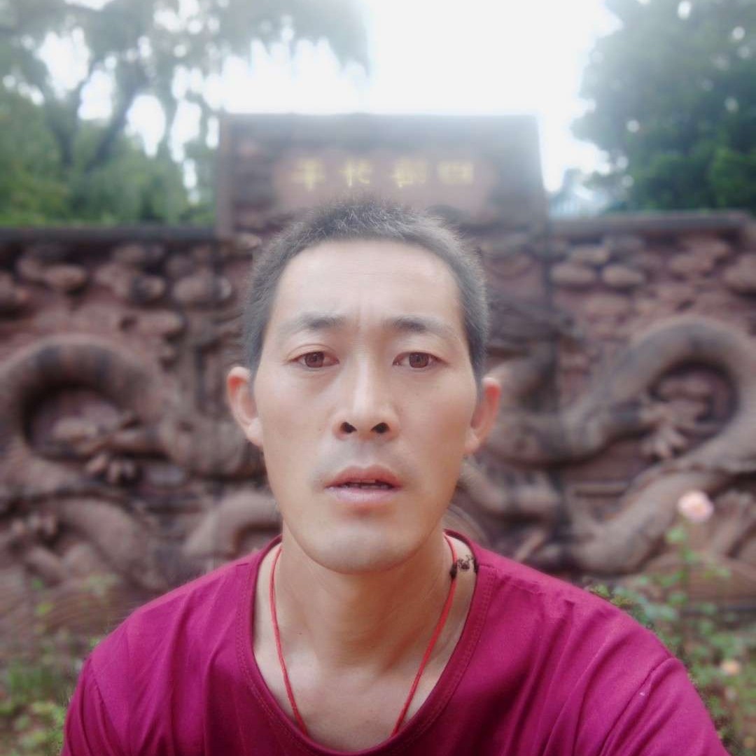 秋月浅吻曾经的照片
