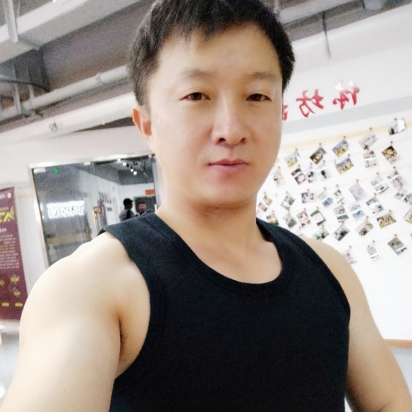 水街的李哥哥的照片