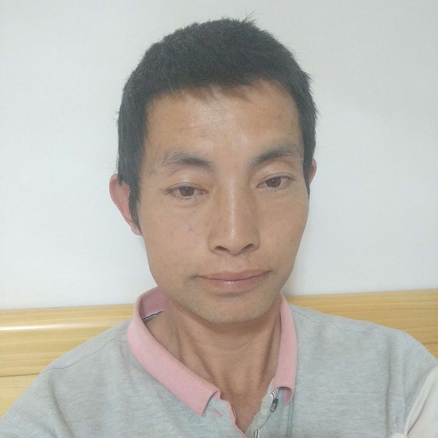 黄豆苦恋爱笑的照片