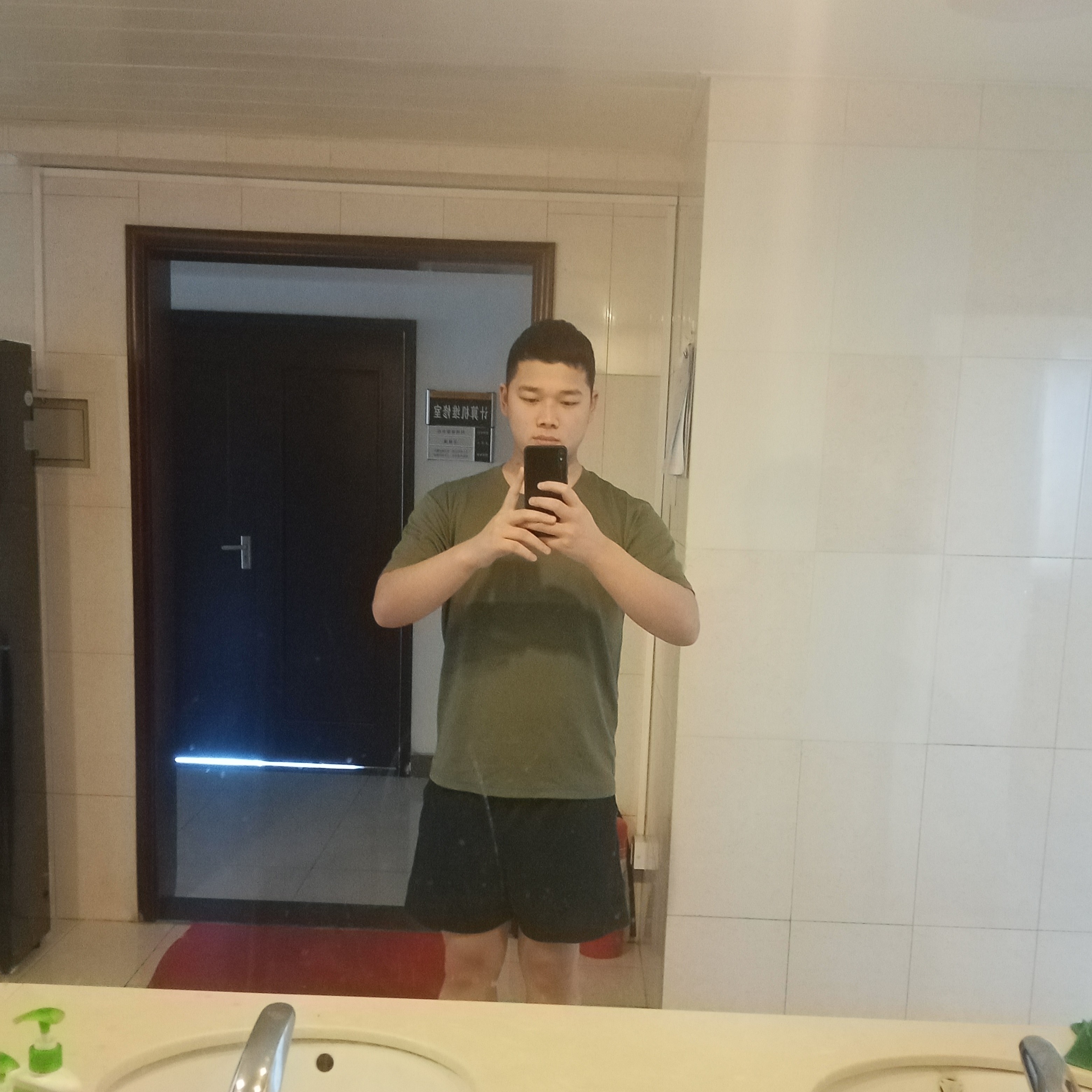 旧颜泪了迷路的照片