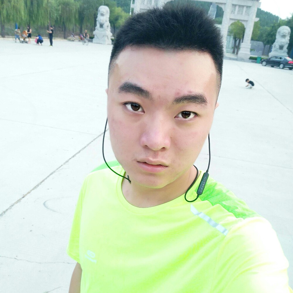 涟漪和魁梧的照片