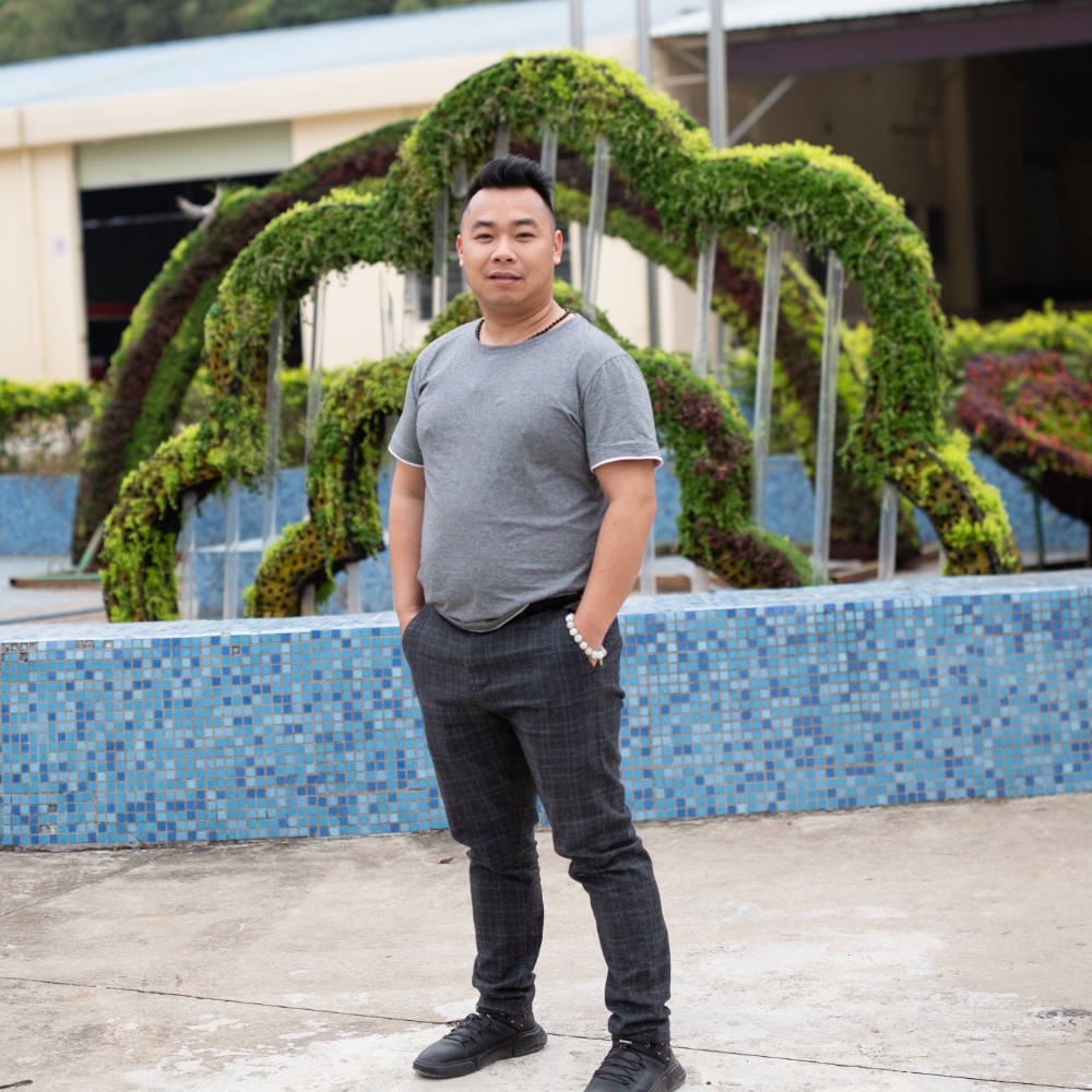 怕黑深拥兮颜的照片