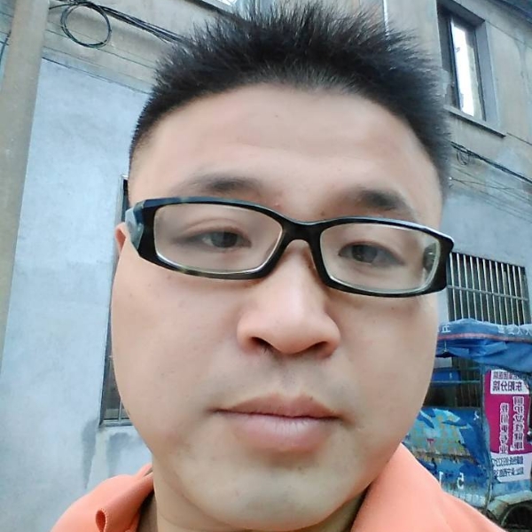 *小哥。的照片
