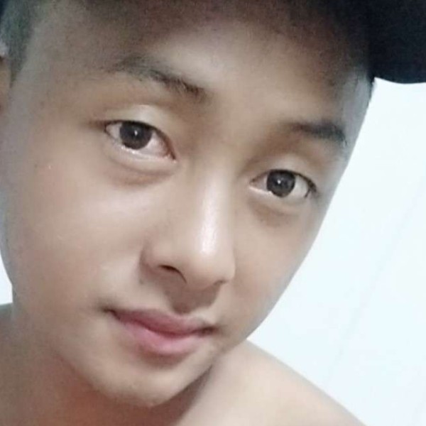 单身男孩的照片