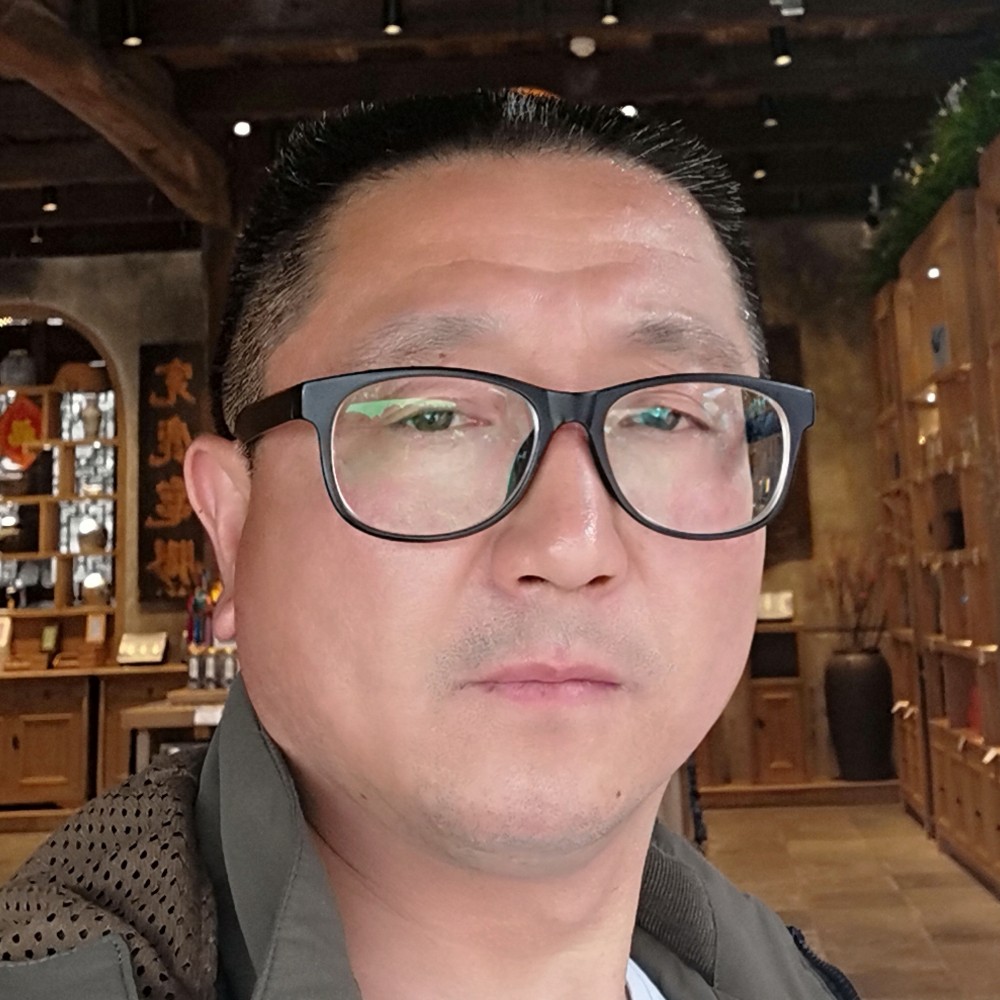 落拓浅吻未来的照片