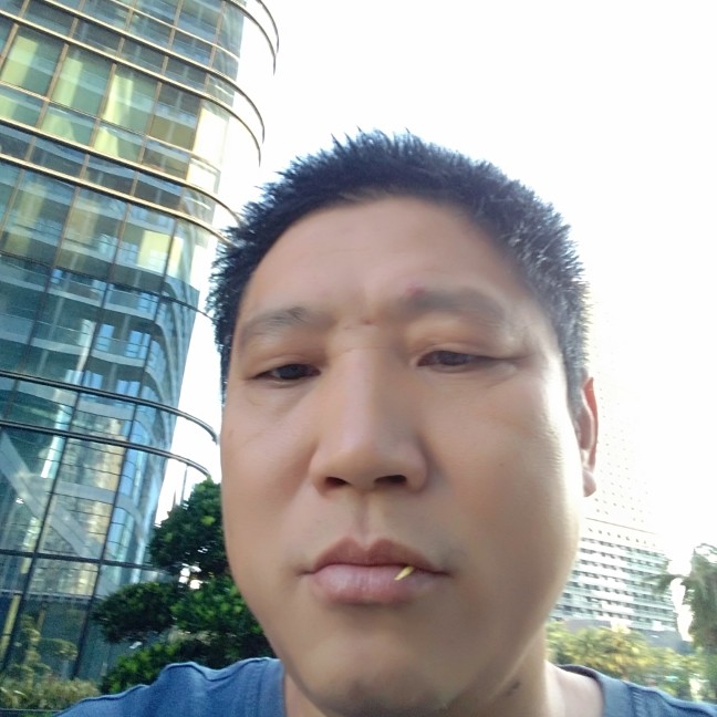 坦率帽子的照片
