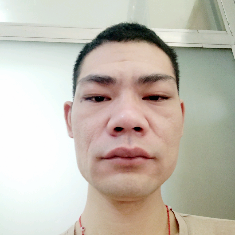 叶佳英的照片