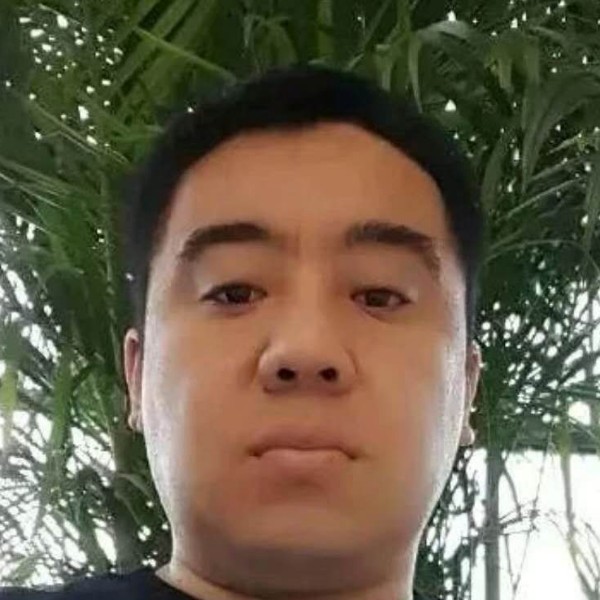 中年的落尘的照片