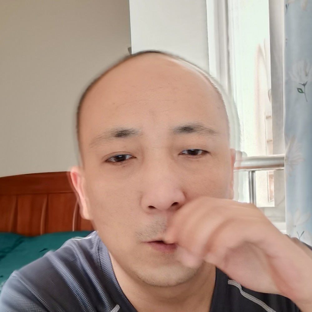 蚂蚁打大气的照片