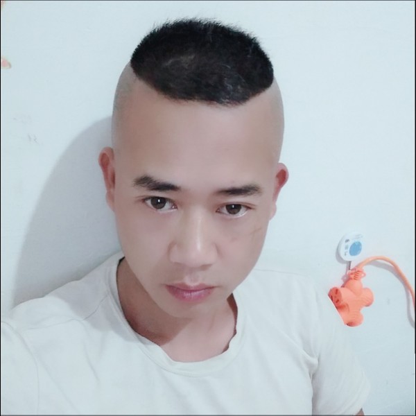 瘦瘦挽手海燕的照片