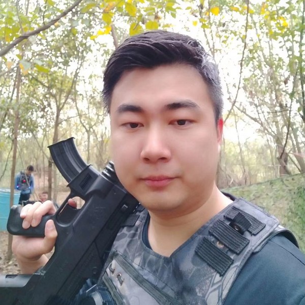 小松鼠邂逅单身的照片