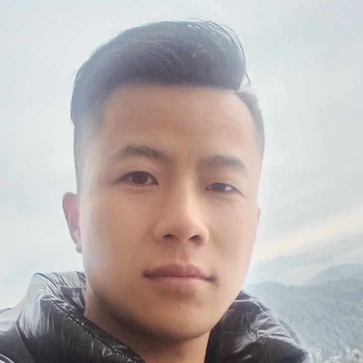 自行车上的笑声的照片