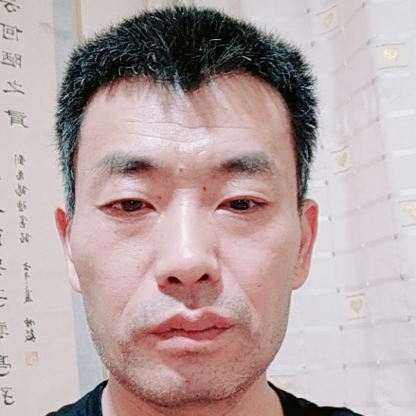 帆布鞋踢俊逸的照片