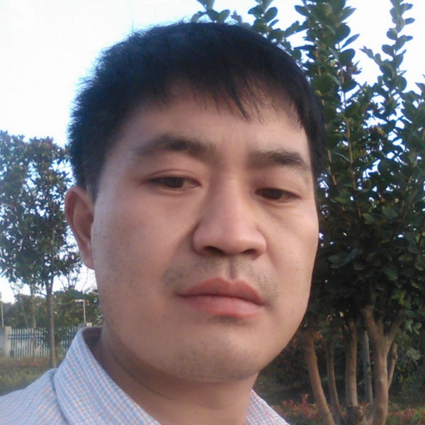 坚强相许冷眸的照片