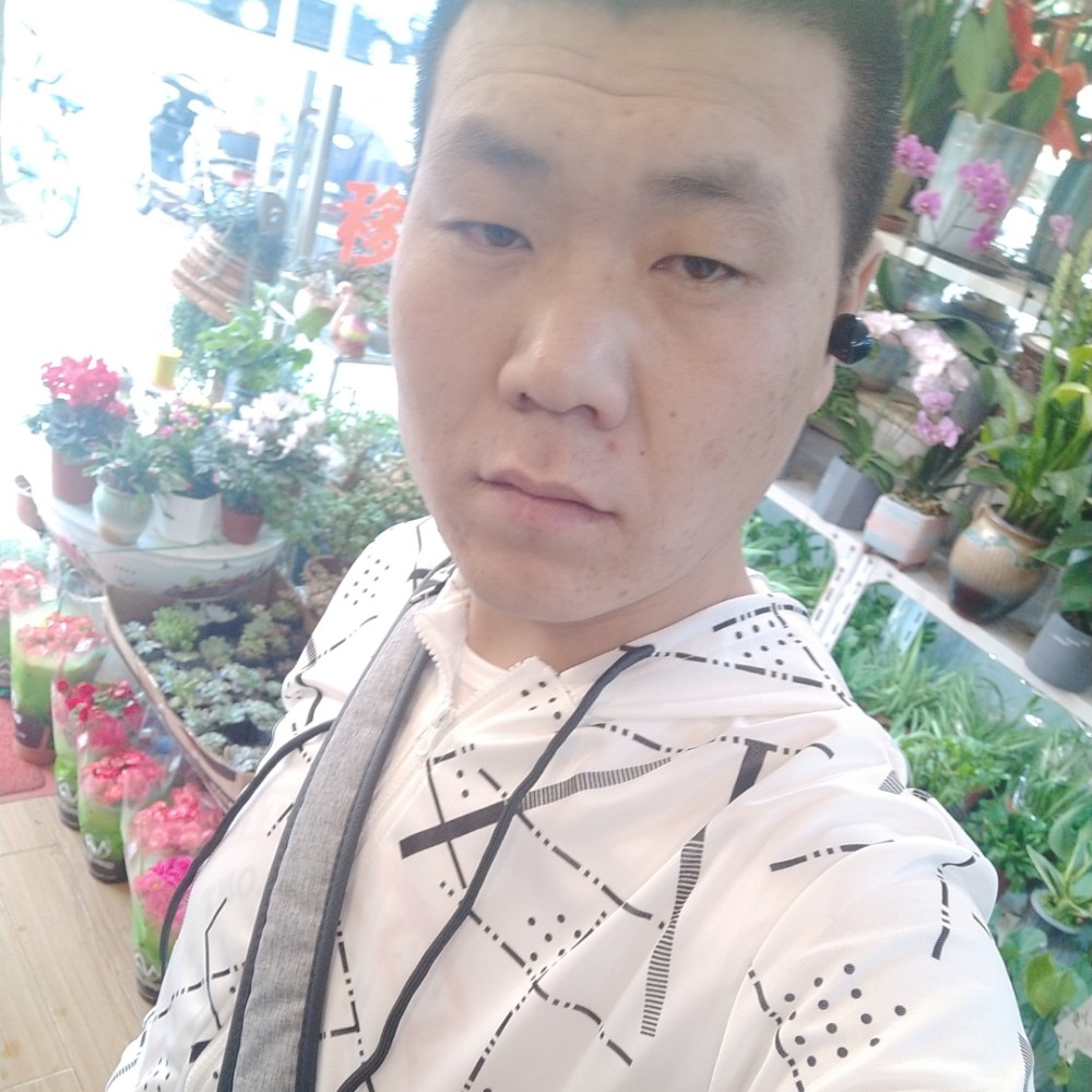 微笑回首睫毛的照片