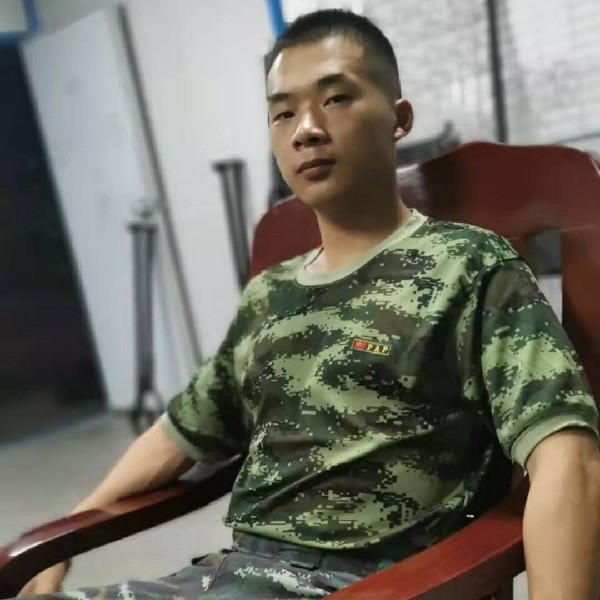 首戏执行官的照片