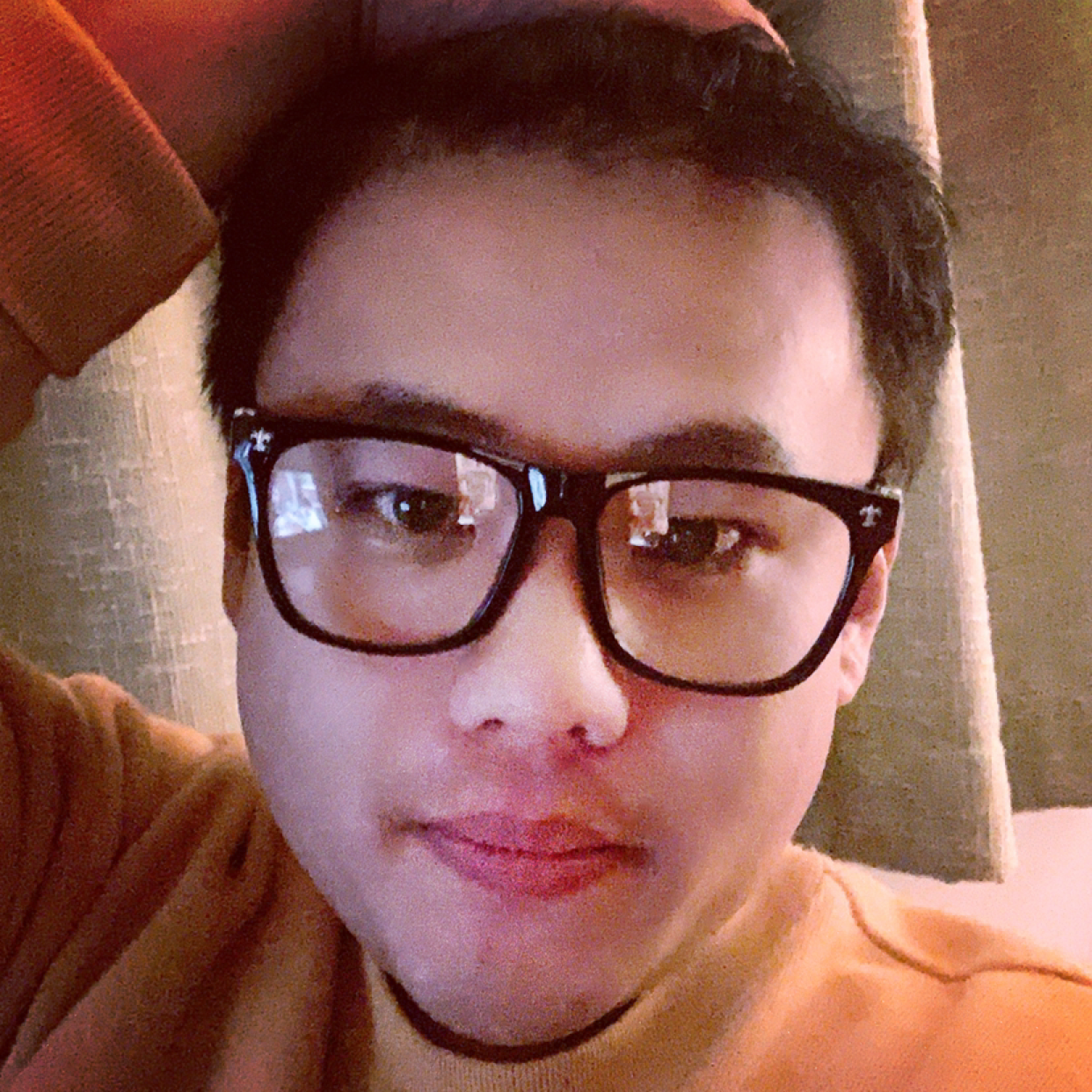 八宝粥回眸谨慎的照片