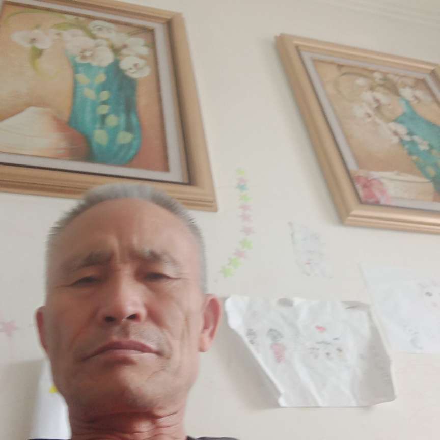 仁爱放弃路灯的照片