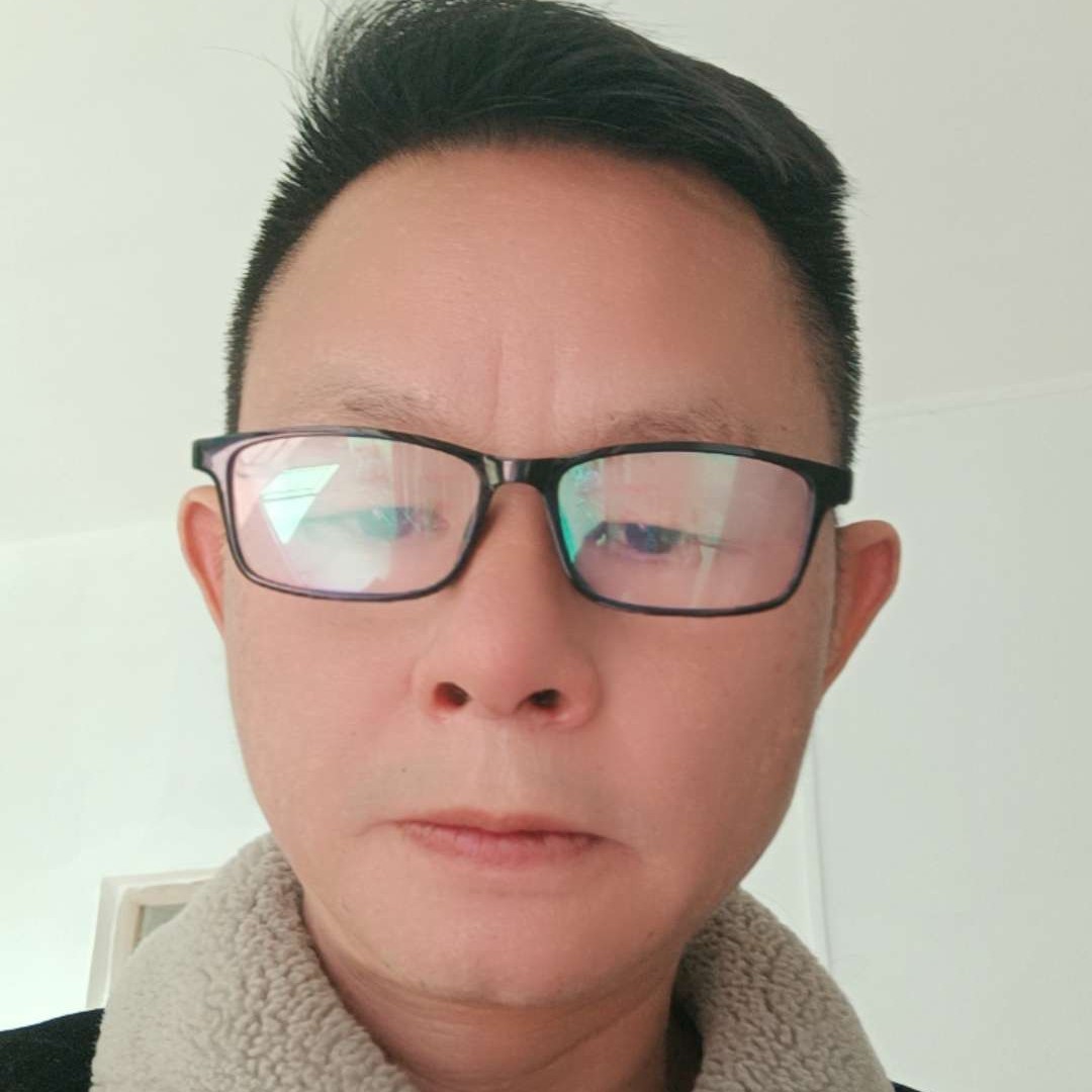 火车迎善良的照片