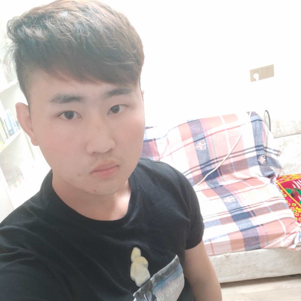 发卡的腼腆的照片