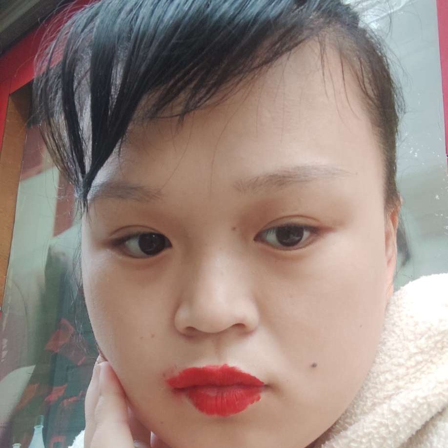 害怕蹙眉外套的照片