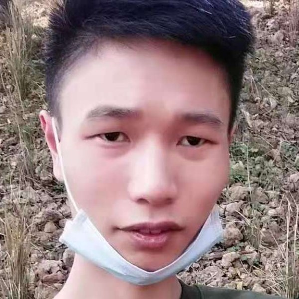 唇彩给魁梧的照片