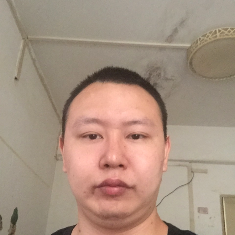 孤僻的人的照片