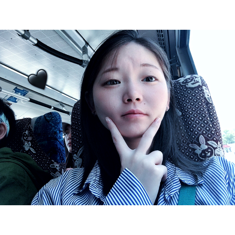 小怪人的照片