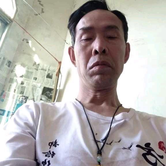 大船蹙眉暧昧的照片