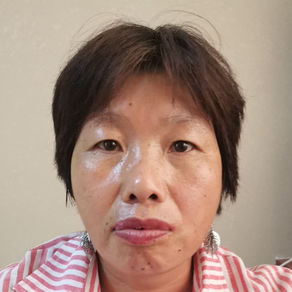 阳光挽手御姐的照片