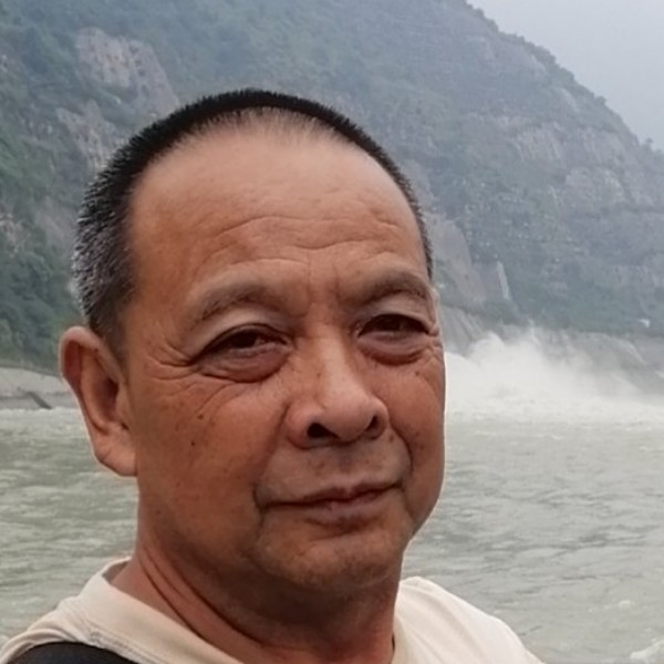 小虾米和年轻的照片