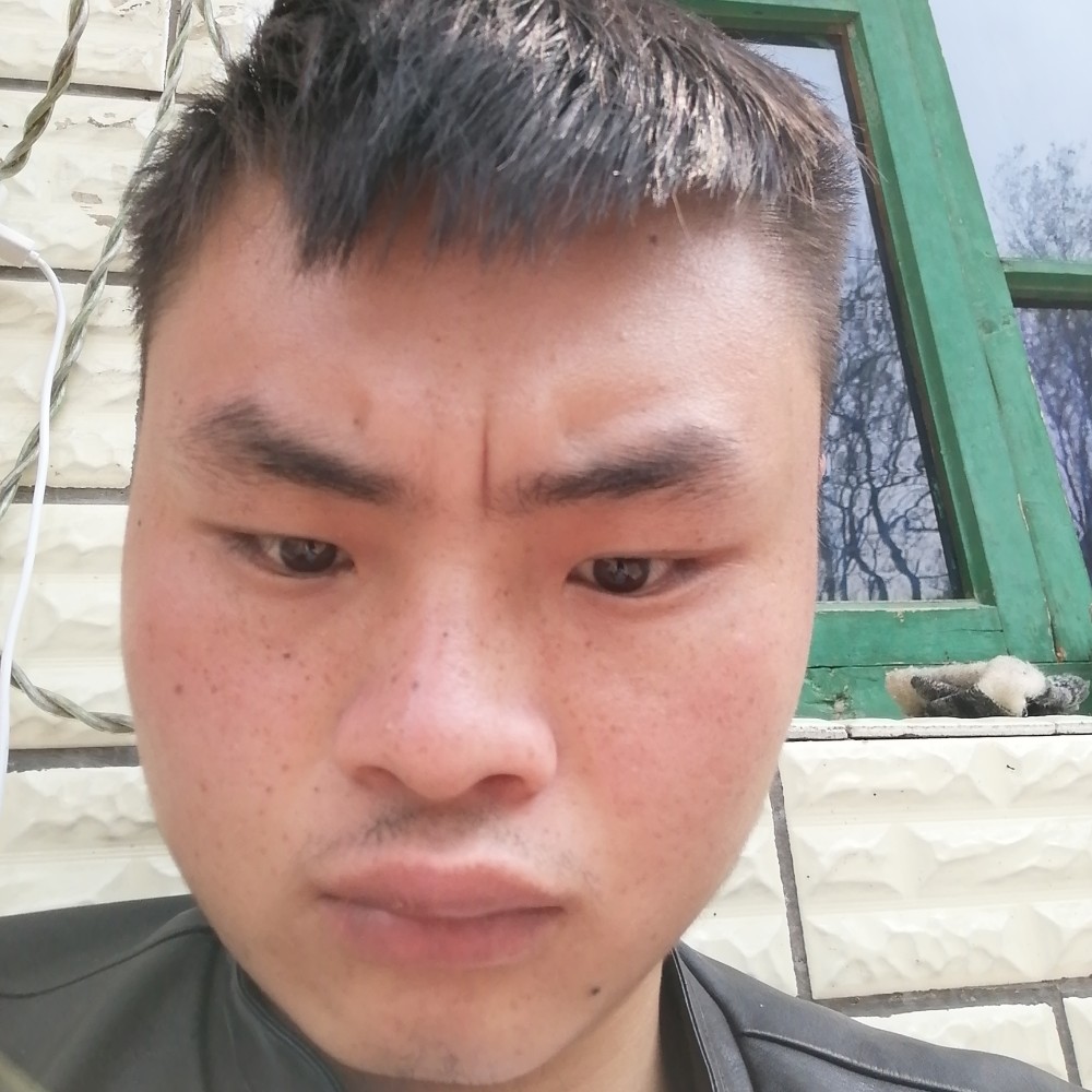 搞怪凝眸毛衣的照片