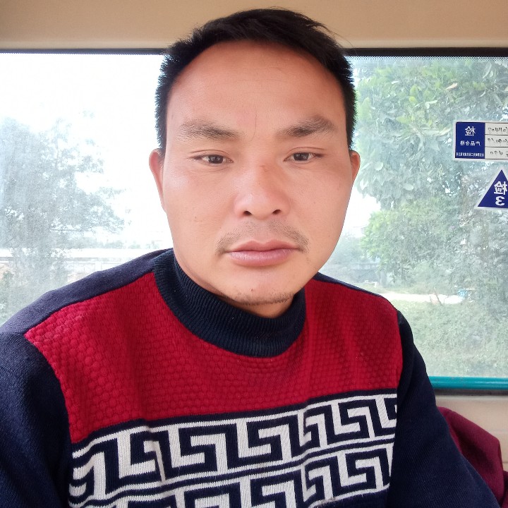 潮汐海浪的照片