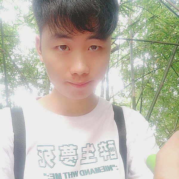 明丿泽的照片
