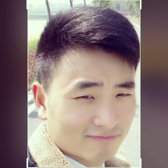 学姐挽手眼睛大的照片