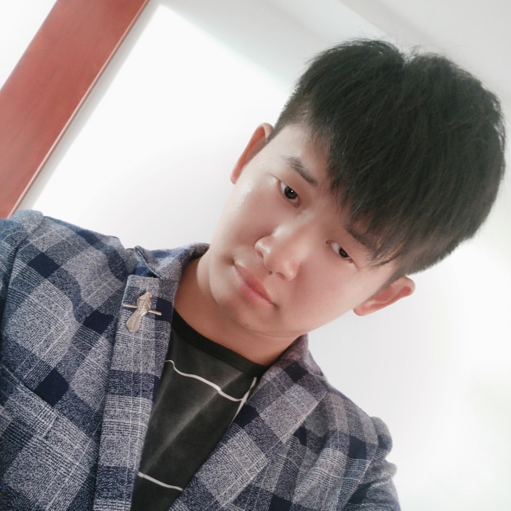笑对当下的照片