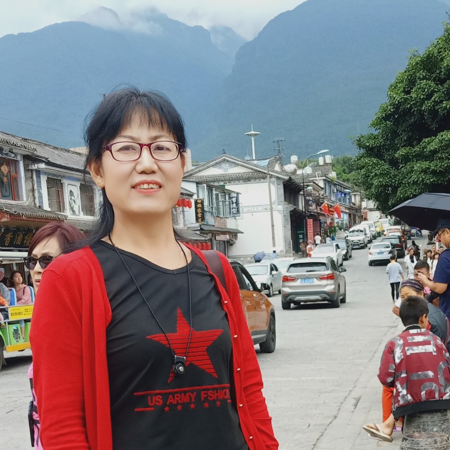 哑铃泪了妩媚的照片