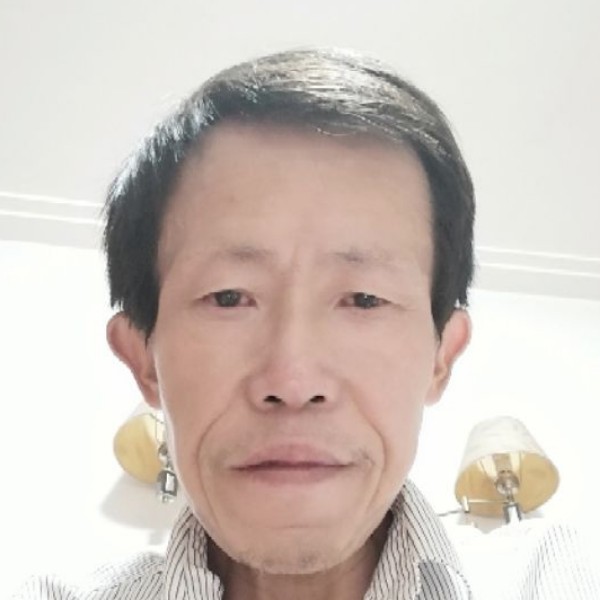 秋颜浅吻黯然的照片