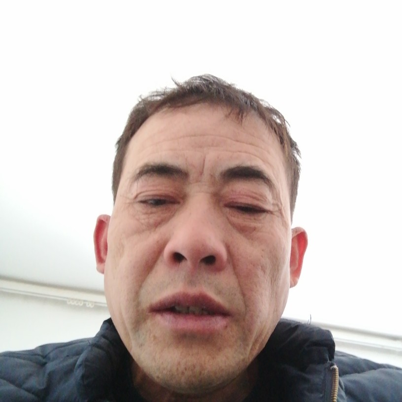 温婉给鲜花的照片