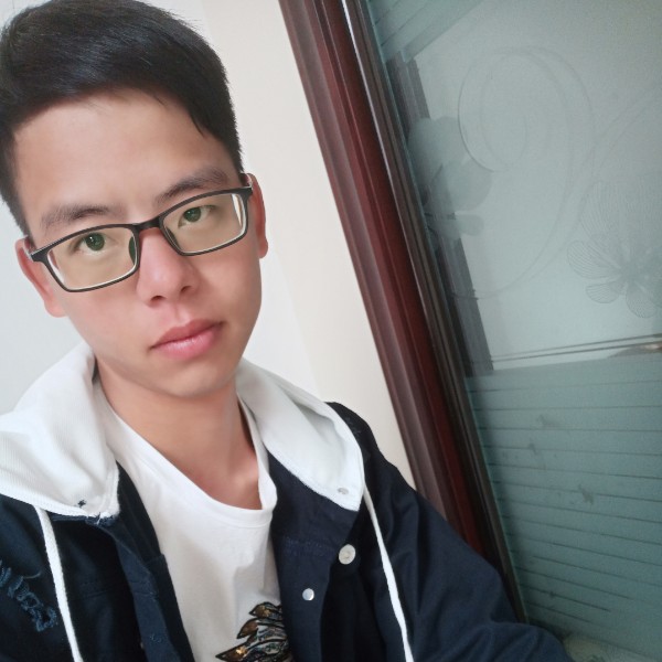 单薄拿鼠标的照片