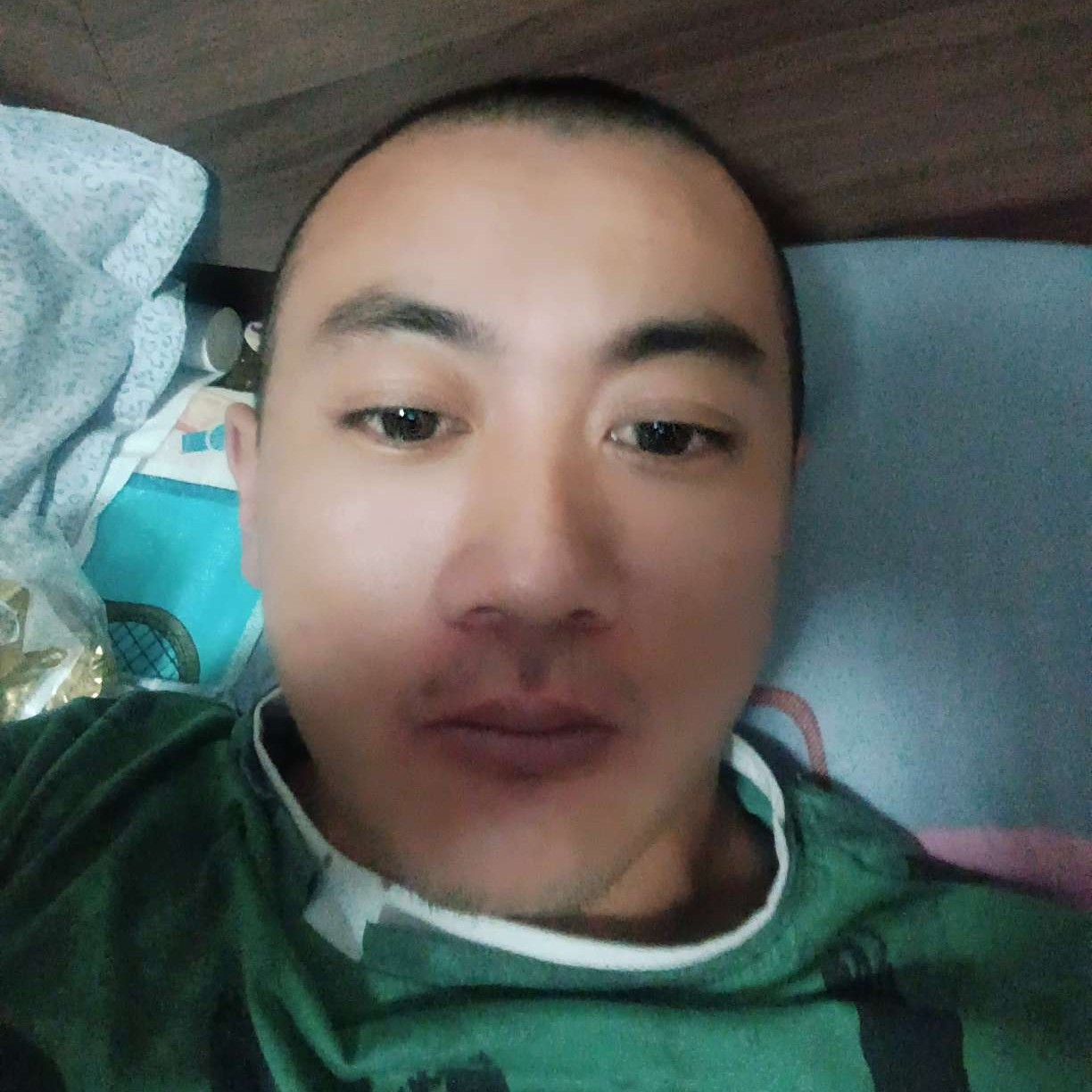 刑满释放人员的照片