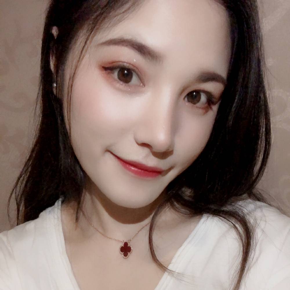 陌颜挽手感性的照片